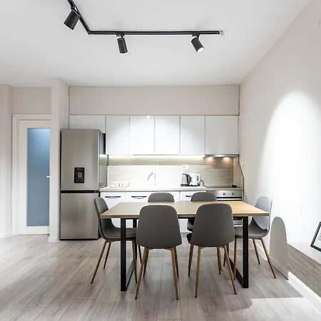 2br At Artist's Palace - Skanderbeg Square Views شقة تيرانا