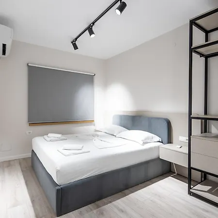 2br At Artist's Palace - Skanderbeg Square Views تيرانا