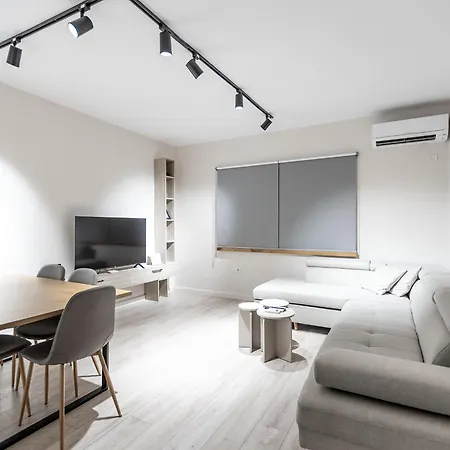 2br At Artist's Palace - Skanderbeg Square Views