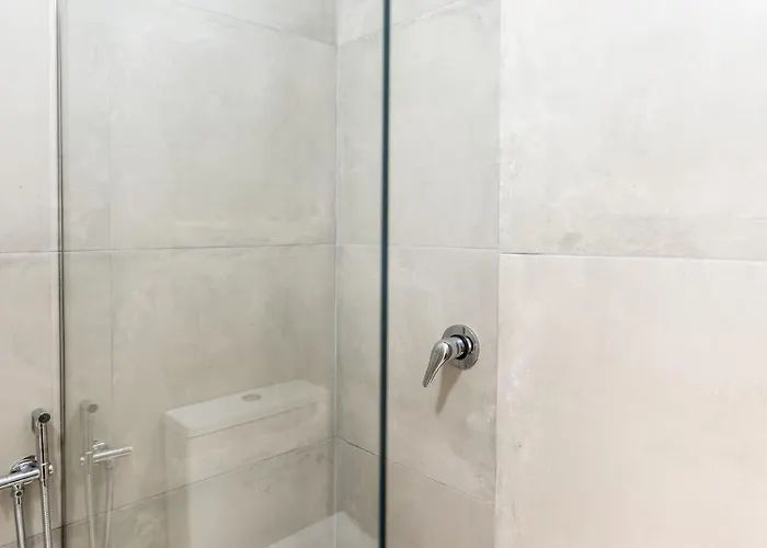 2br At Artist's Palace - Skanderbeg Square Views Тирана