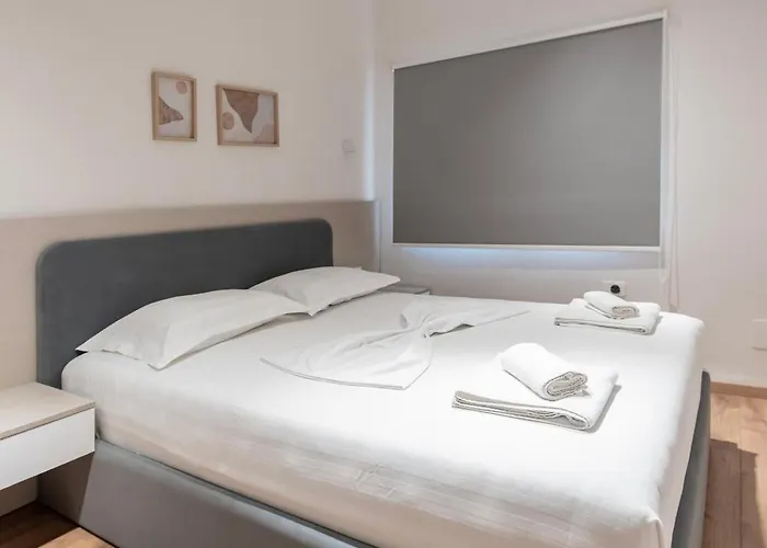 2br At Artist's Palace - Skanderbeg Square Views * Tirana