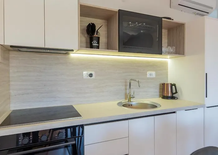 2br At Artist's Palace - Skanderbeg Square Views * Tirana