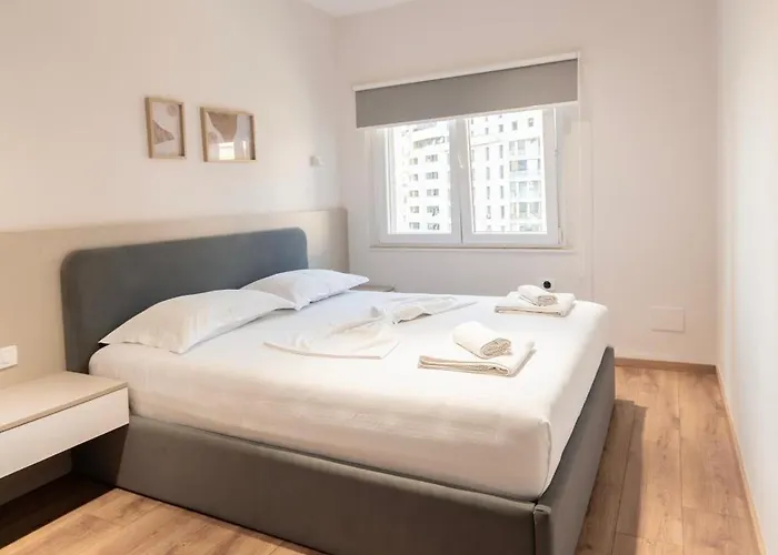 Апартаменты 2br At Artist's Palace - Skanderbeg Square Views