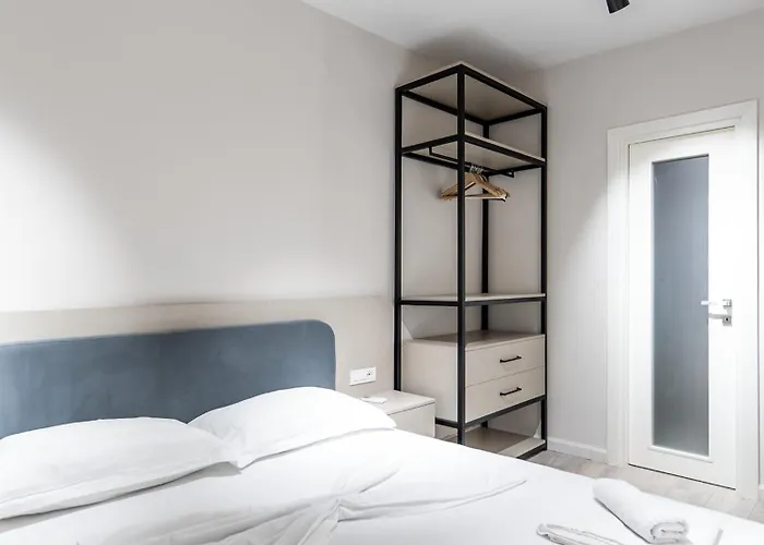 2br At Artist's Palace - Skanderbeg Square Views Lejlighed *