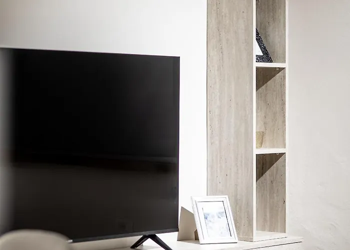 2br At Artist's Palace - Skanderbeg Square Views Апартаменты *
