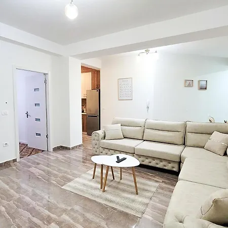 One-bedroom Gem By The Square Apartment