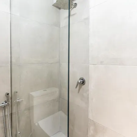 2br At Artist's Palace - Skanderbeg Square Views Tirana