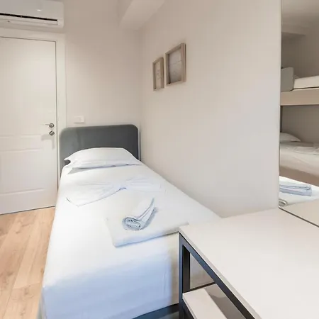2br At Artist's Palace - Skanderbeg Square Views Apartment