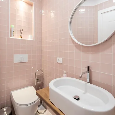 Apartment 2br At Artist's Palace - Skanderbeg Square Views Tirana