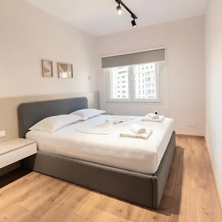 Apartment 2br At Artist's Palace - Skanderbeg Square Views