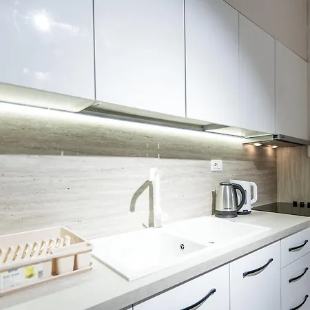 아파트 2br At Artist's Palace - Skanderbeg Square Views 티라나