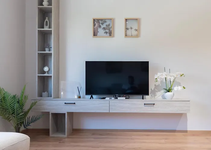 2br At Artist's Palace - Skanderbeg Square Views 地拉那