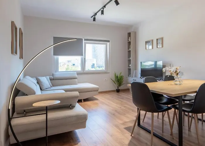 2br At Artist's Palace - Skanderbeg Square Views Appartamento *