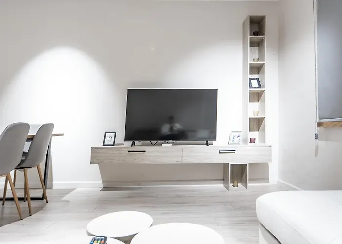 2br At Artist's Palace - Skanderbeg Square Views * 地拉那