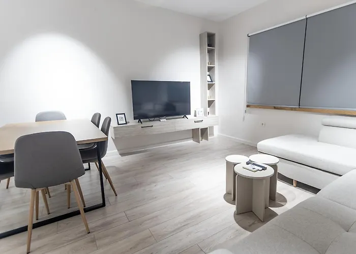 2br At Artist's Palace - Skanderbeg Square Views *